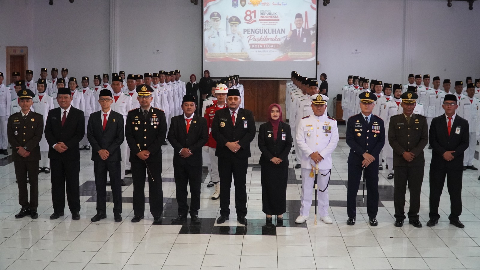 Wali Kota Tegal Kukuhkan Anggota Paskibraka Kota Tegal Tahun 2026